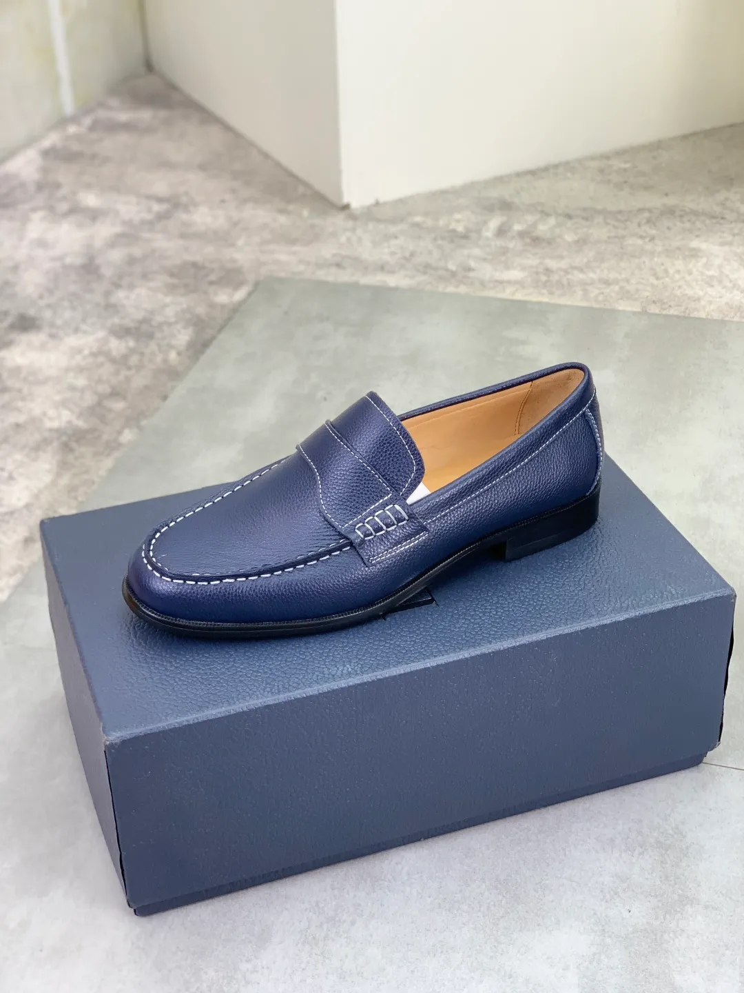 Men's men's shoes 💰P560 new style 💰high version 💎💎💎Dior original version! Top Italian purchasing agent! Men's business casual leather shoes, original imported pebbled calfskin upper, ultimate texture, gentlemanly style, imported water-dyed cowhide inside, top-quality original Italian rubber outsole, first-class workmanship, top quality! Size: 39-44 (45 customized) 3️⃣ colors available